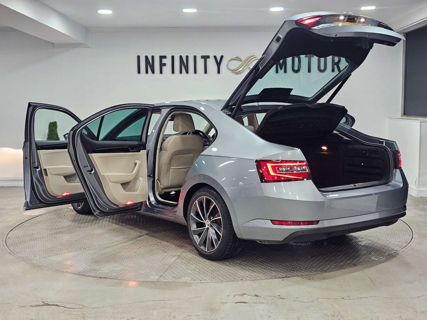 Used Skoda Superb 2015 for sale - 77394912: Photo 48