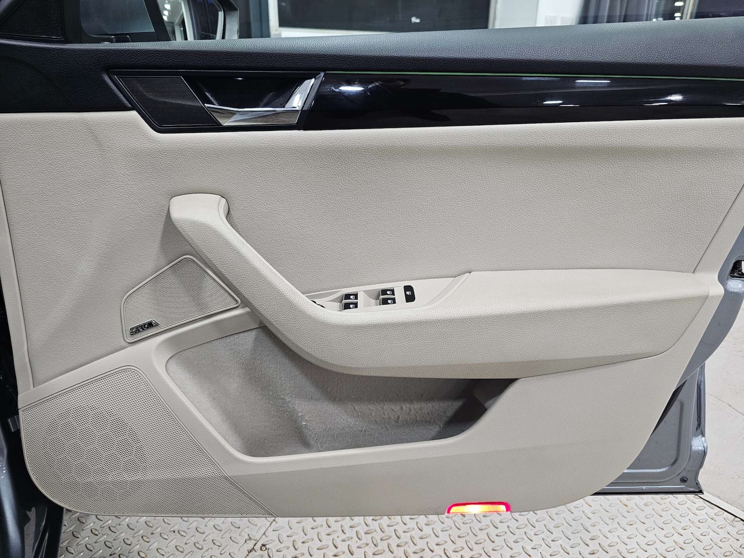 Used Skoda Superb 2015 for sale - 77394912: Photo 54