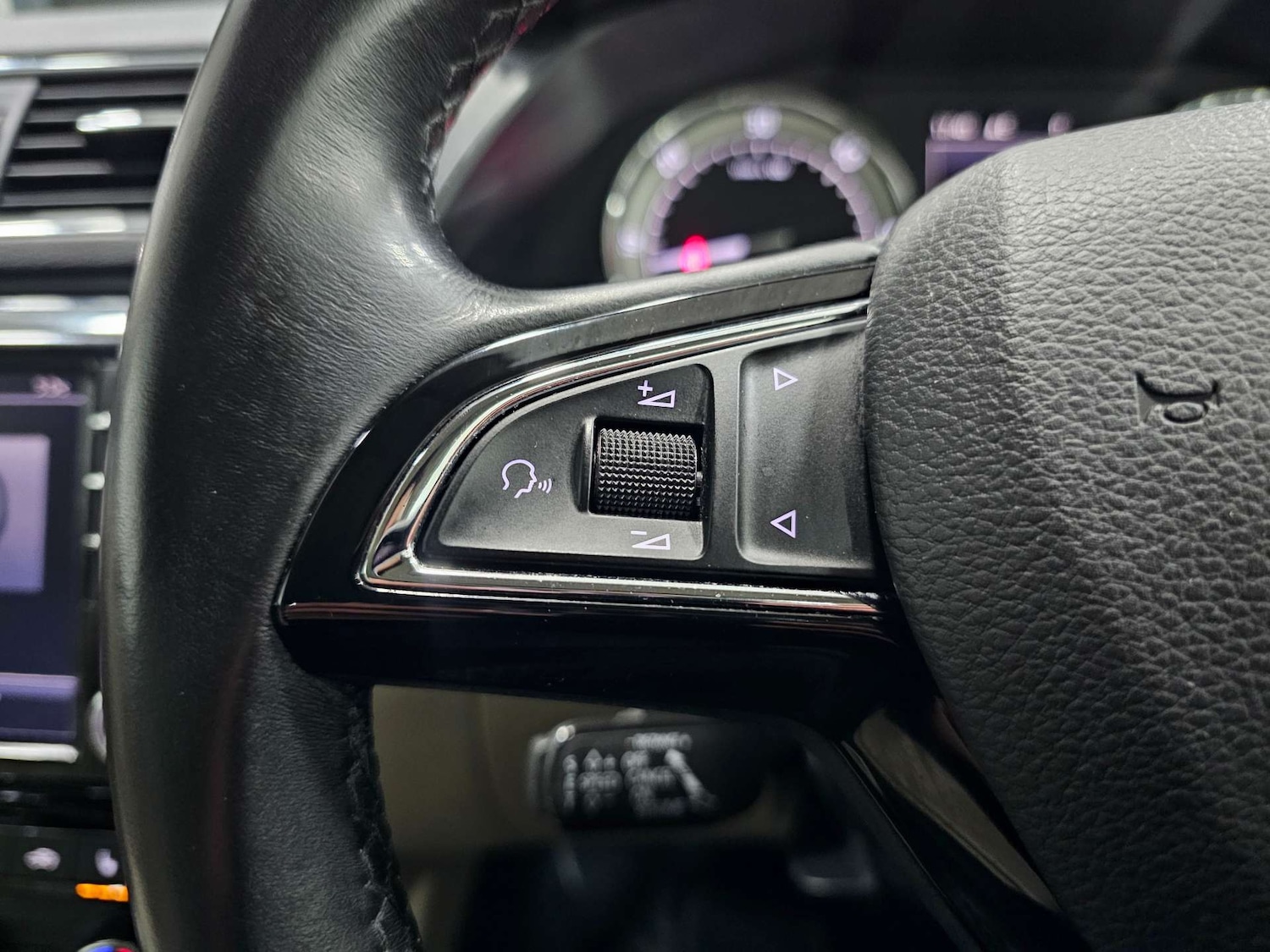 Used Skoda Superb 2015 for sale - 77394912: Photo 65