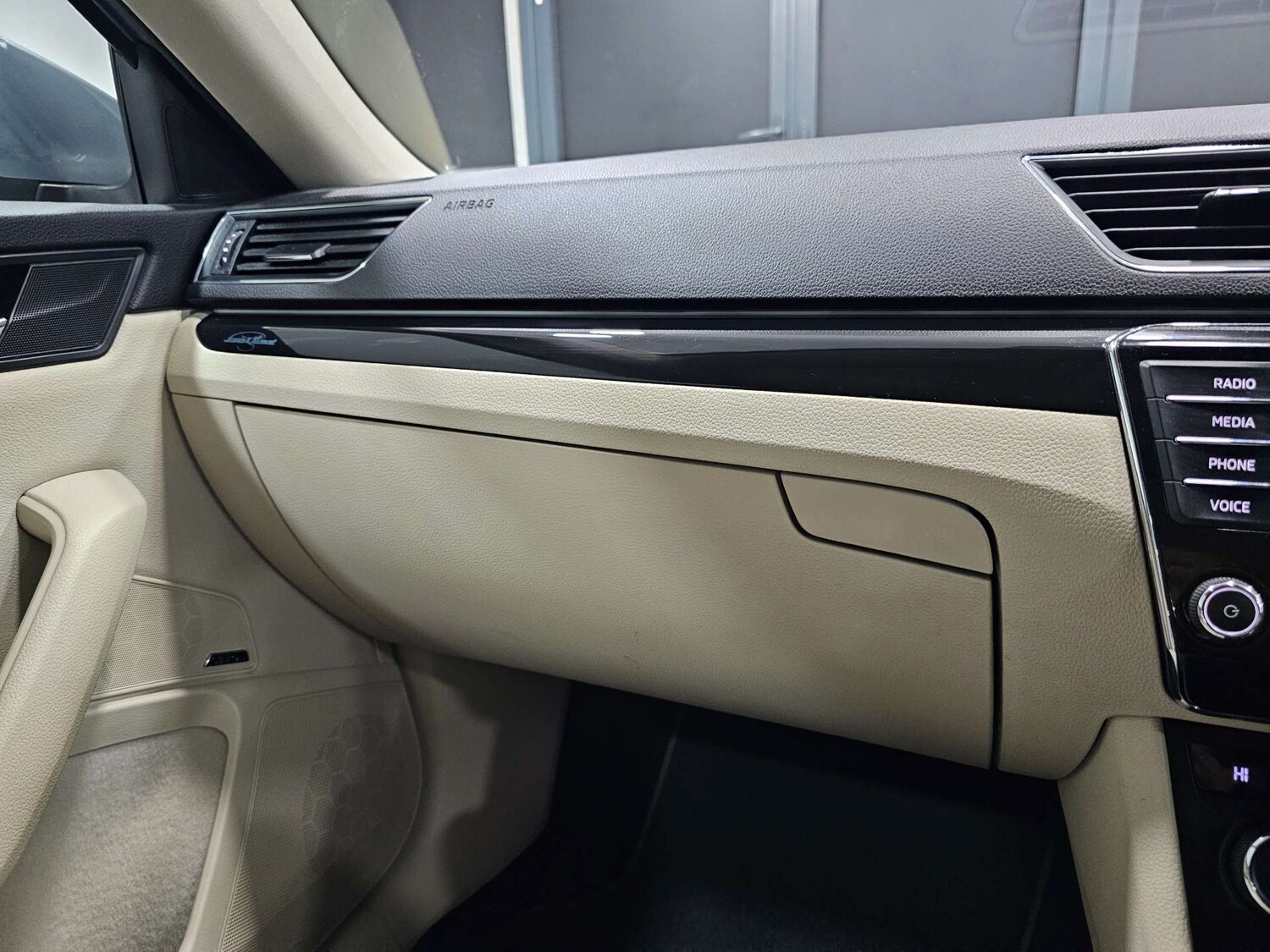 Used Skoda Superb 2015 for sale - 77394912: Photo 81