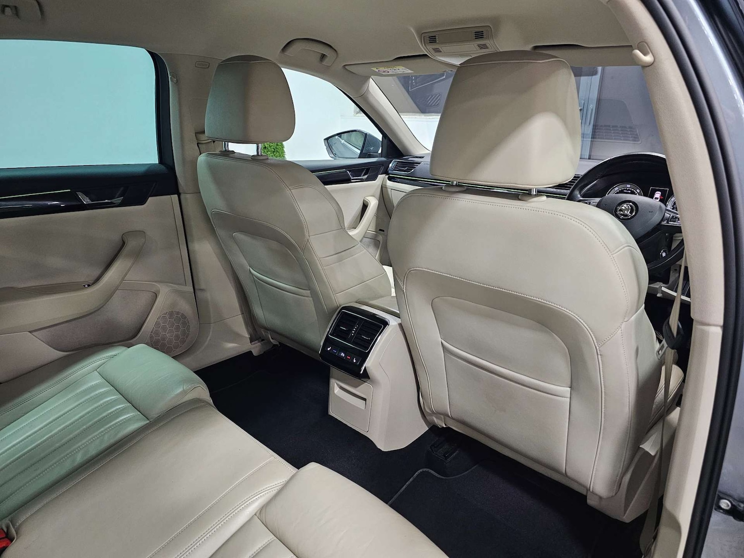 Used Skoda Superb 2015 for sale - 77394912: Photo 85