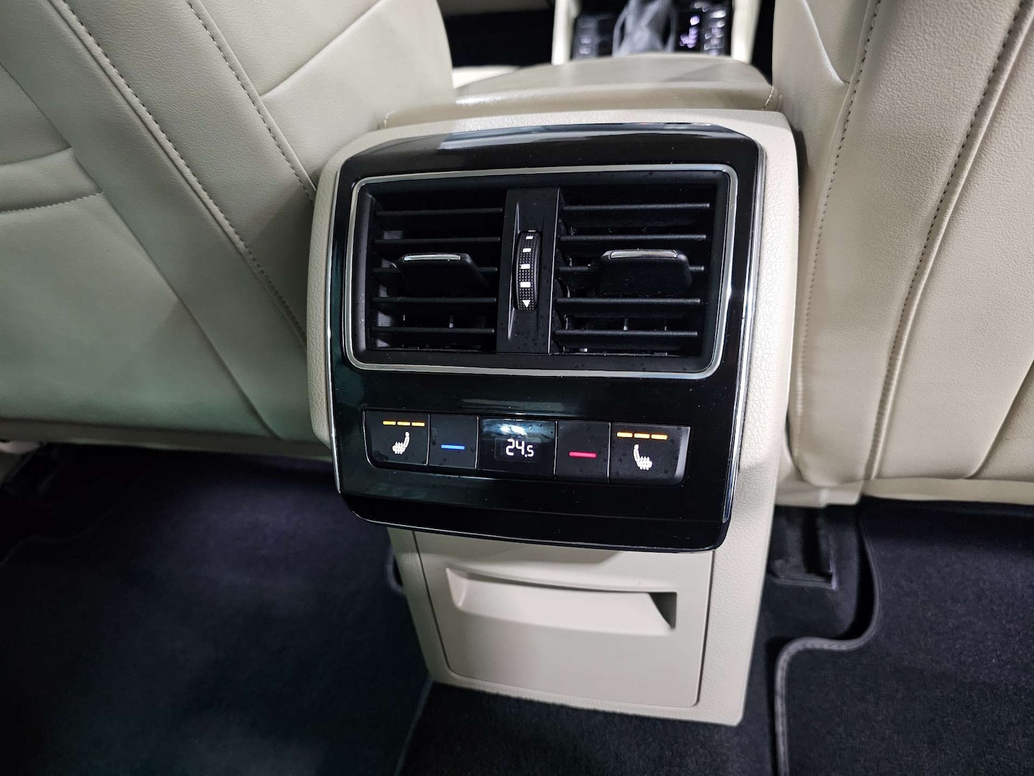 Used Skoda Superb 2015 for sale - 77394912: Photo 87