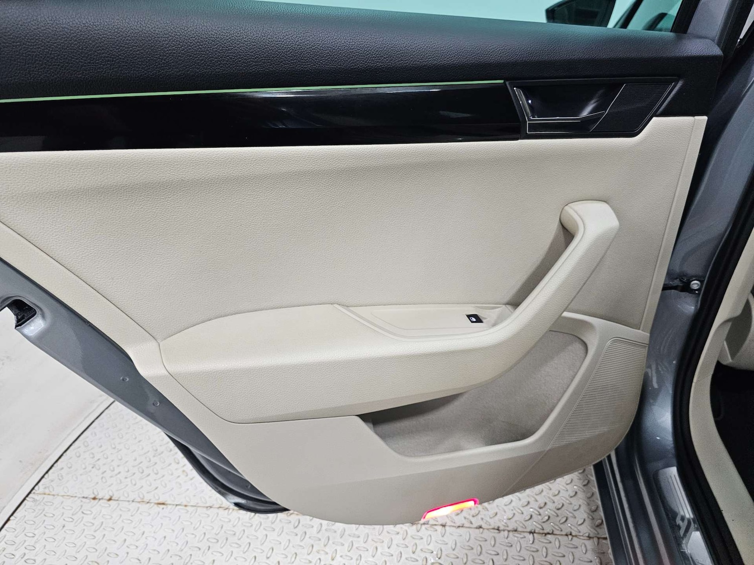 Used Skoda Superb 2015 for sale - 77394912: Photo 90