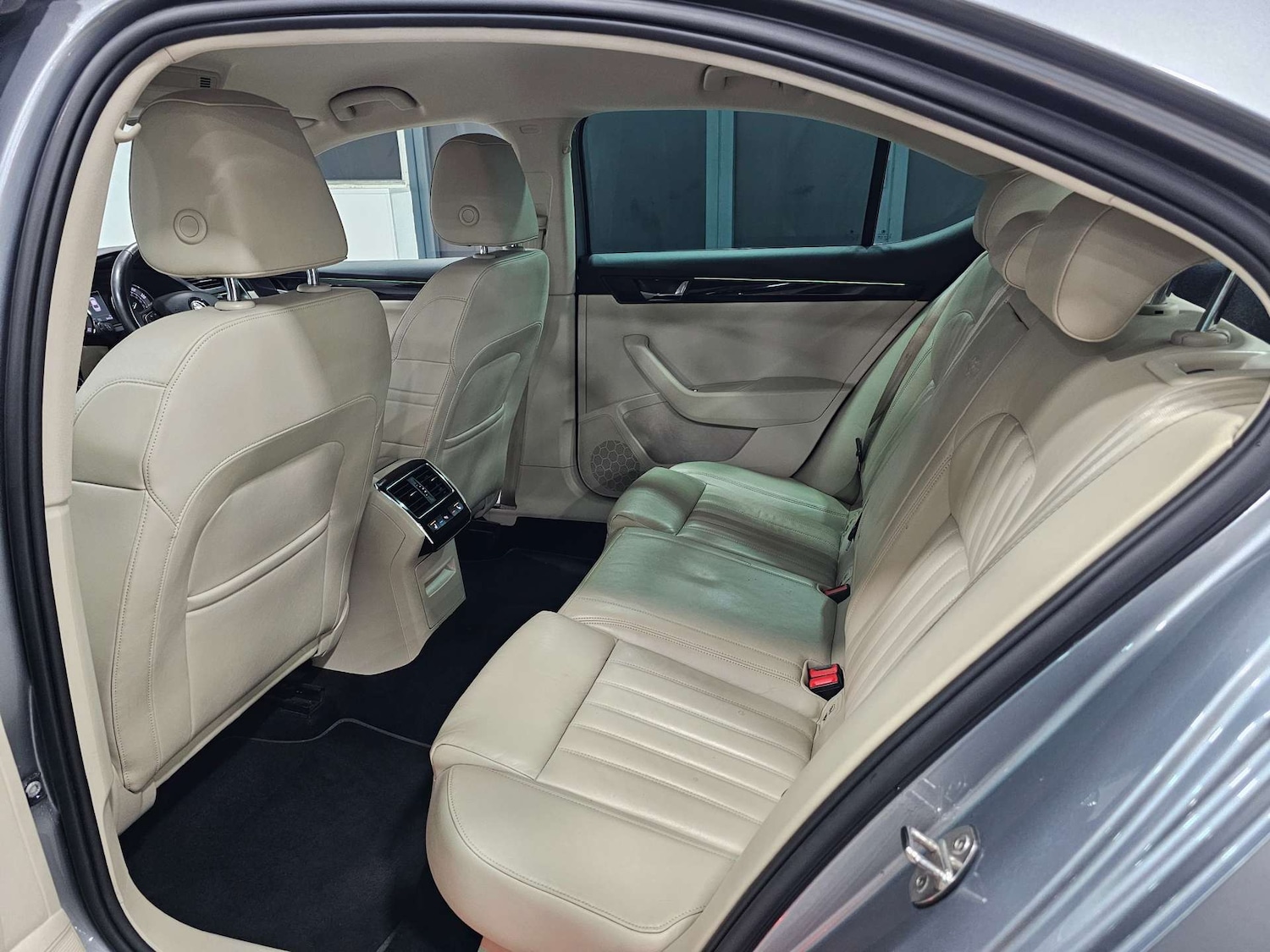 Used Skoda Superb 2015 for sale - 77394912: Photo 91