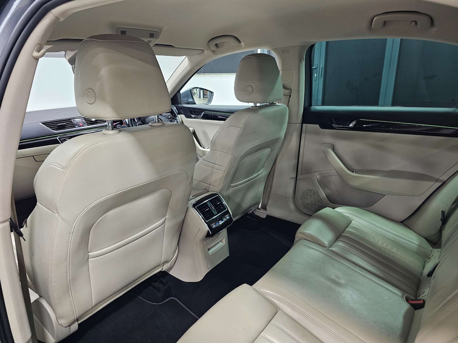 Used Skoda Superb 2015 for sale - 77394912: Photo 92