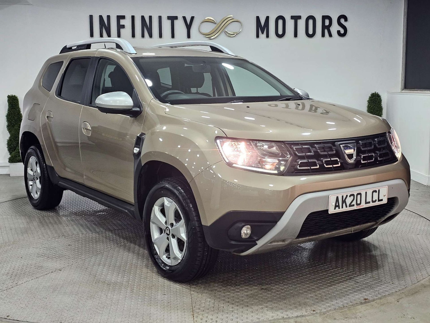 Used Dacia Duster 2020 for sale - 76972411: Photo 1