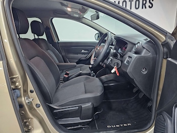 Used Dacia Duster 2020 for sale - 76972411: Photo