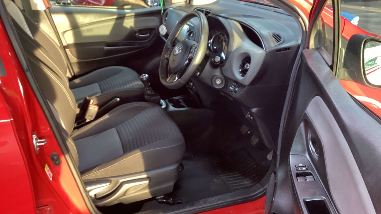 Used Toyota Yaris 2019 for sale - 77227782: Photo 12