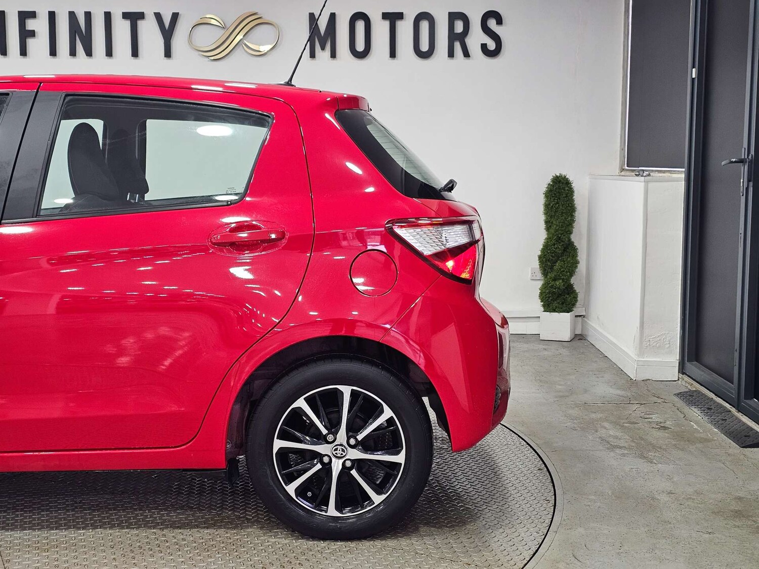 Used Toyota Yaris 2019 for sale - 77227782: Photo 32