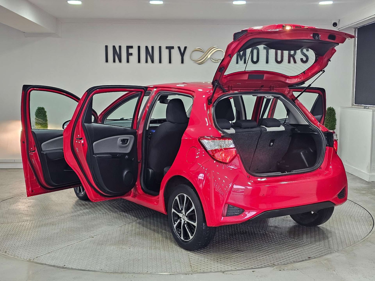 Used Toyota Yaris 2019 for sale - 77227782: Photo 42