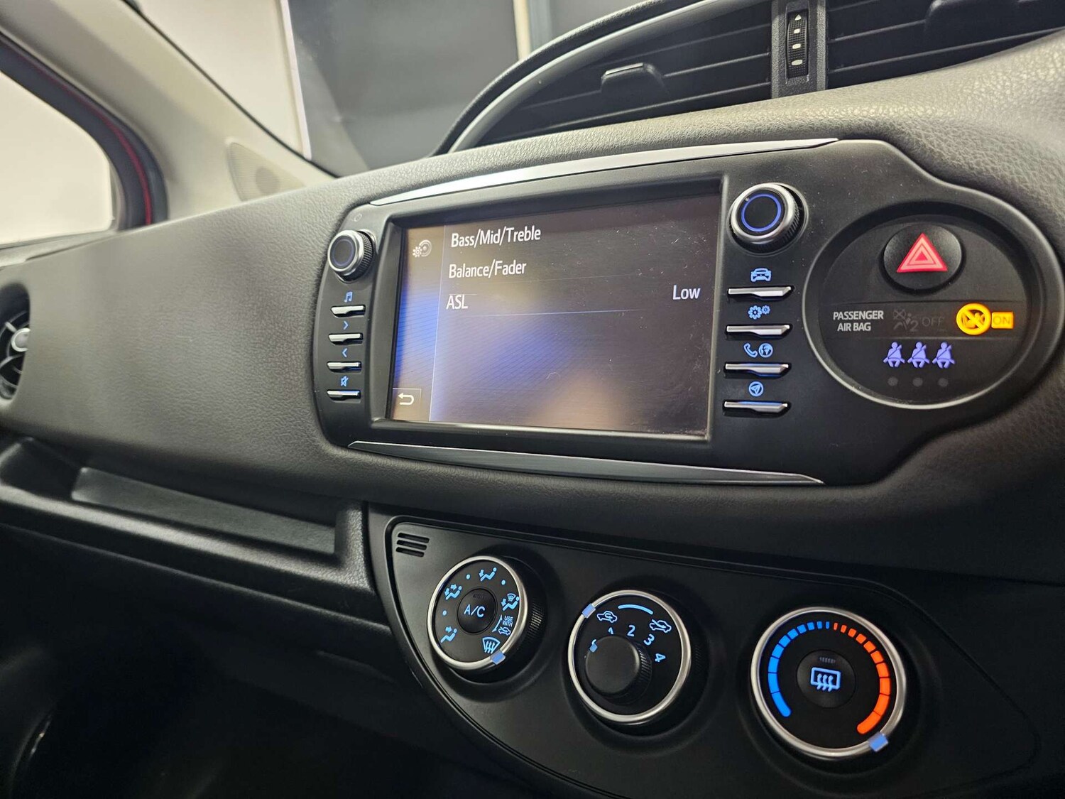 Used Toyota Yaris 2019 for sale - 77227782: Photo 66