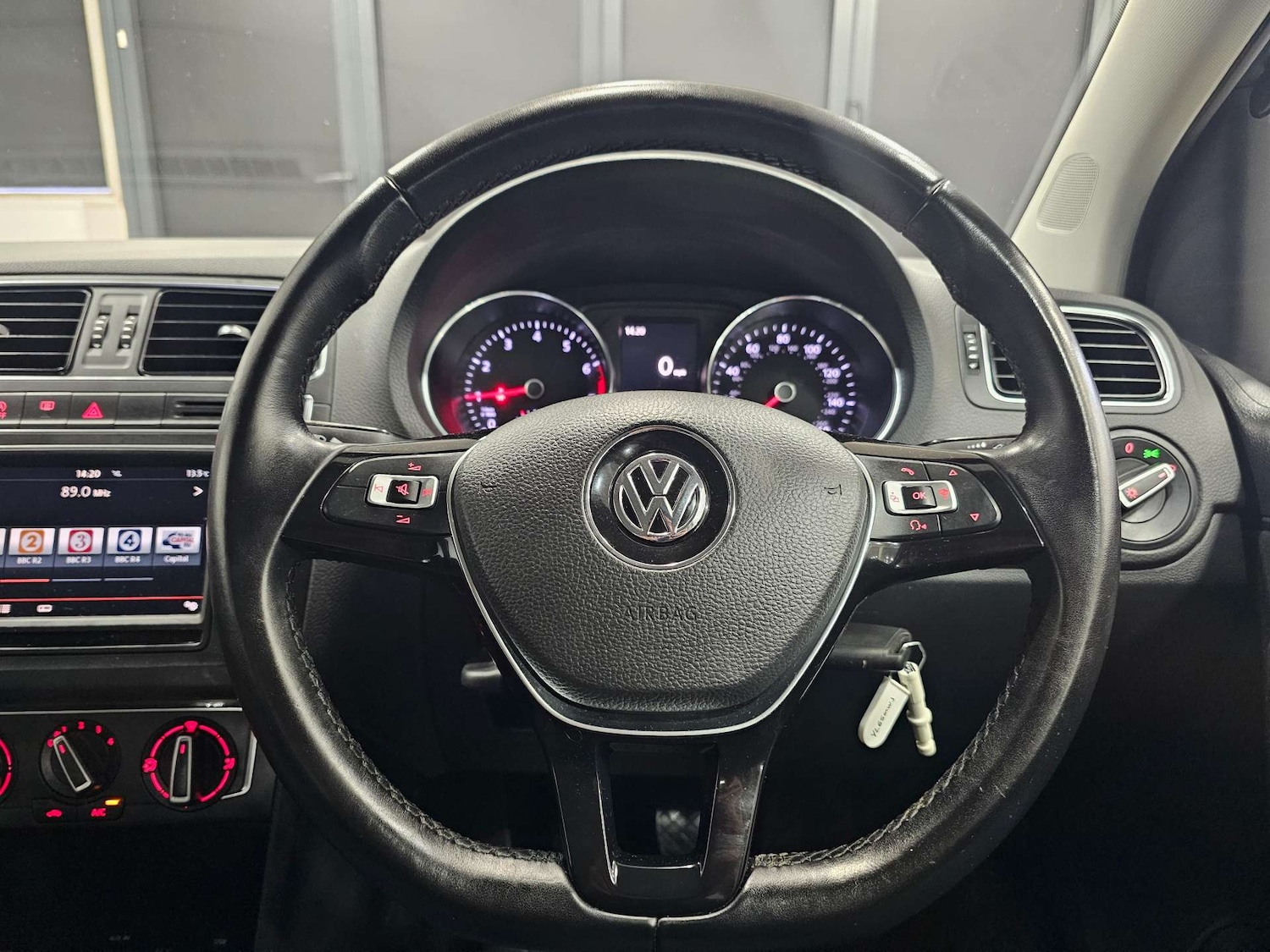 Used Volkswagen Polo 2016 for sale - 77148635: Photo 13