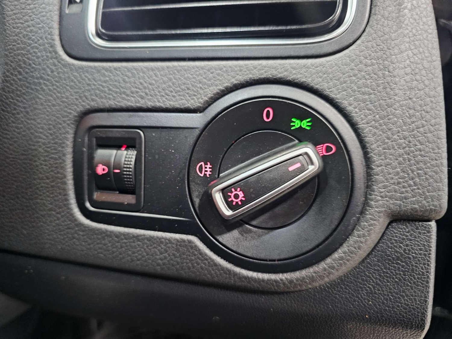 Used Volkswagen Polo 2016 for sale - 77148635: Photo 58