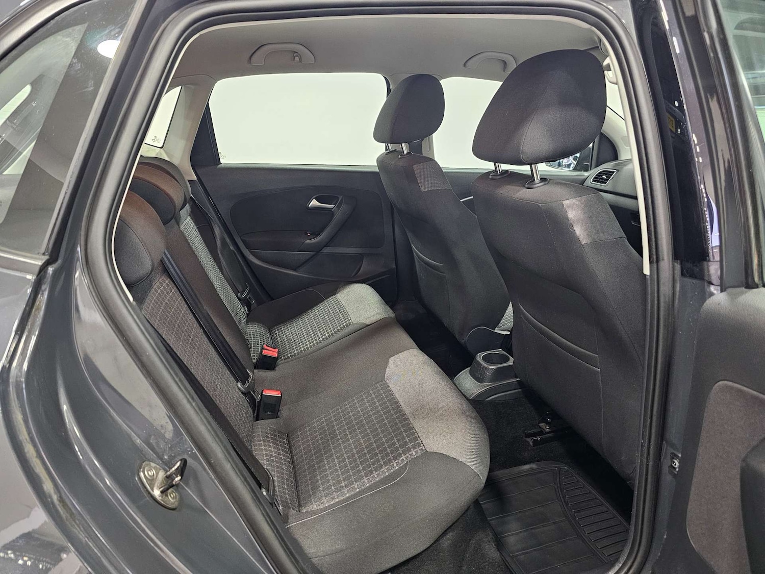 Used Volkswagen Polo 2016 for sale - 77148635: Photo 74