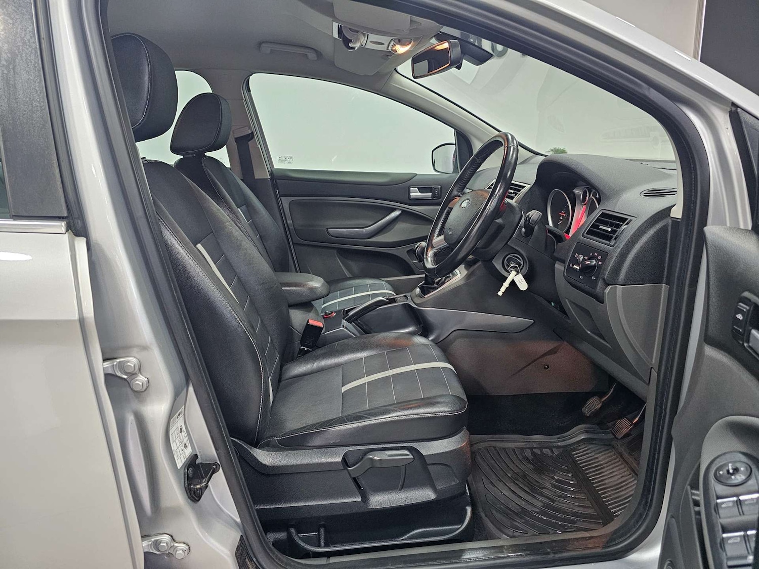 Used Ford Kuga 2013 for sale - 77745573: Photo 3