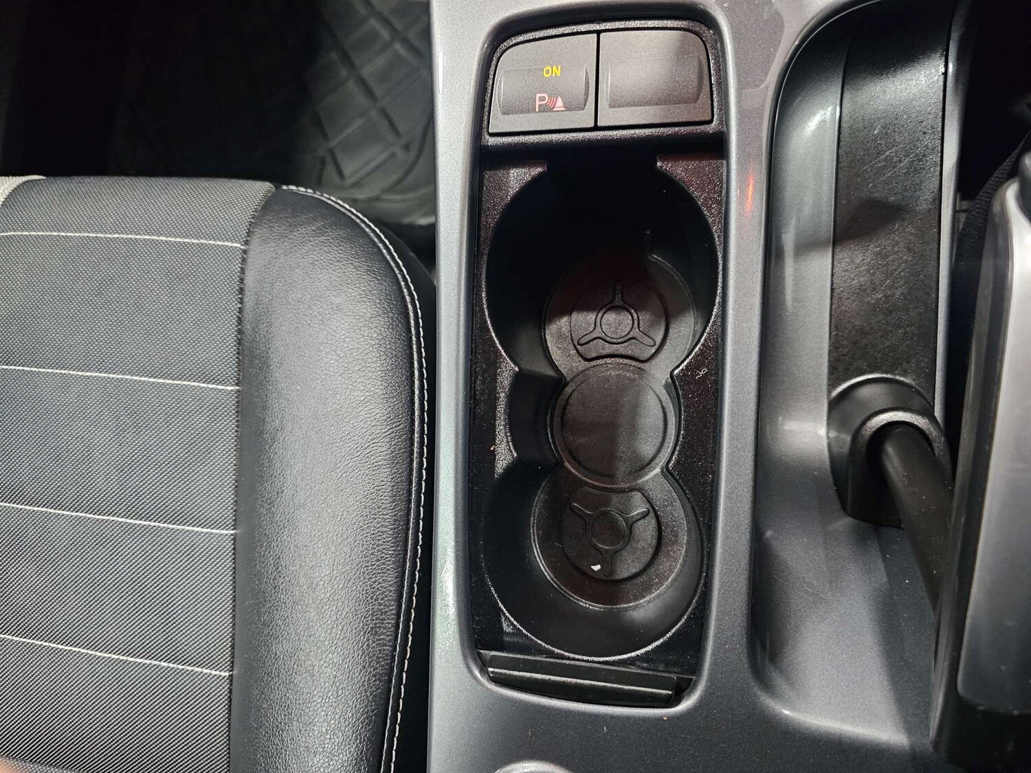 Used Ford Kuga 2013 for sale - 77745573: Photo 64