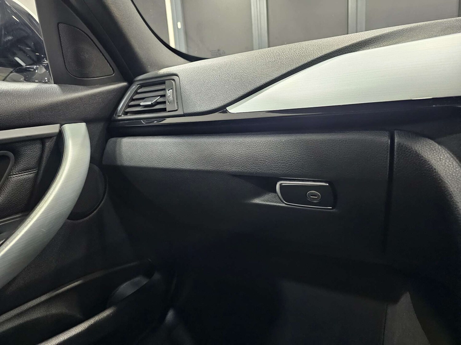 Used BMW 3 Series 2013 for sale - 77477839: Photo 76