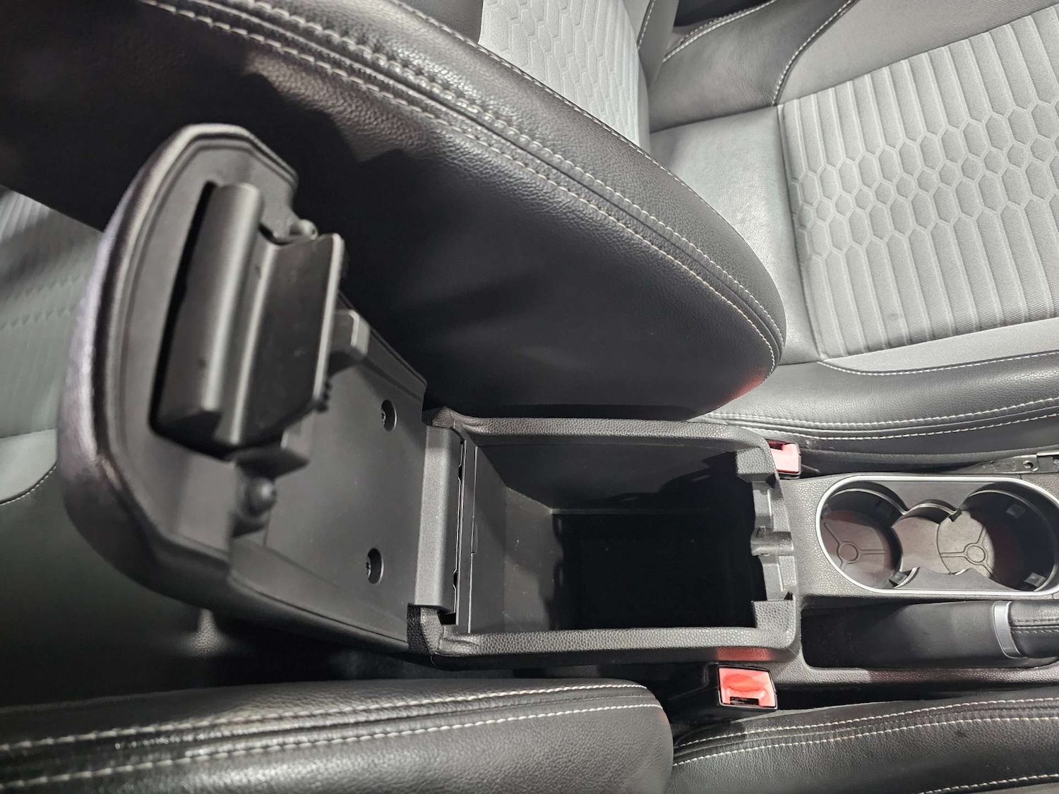 Used Ford Fiesta 2014 for sale - 76972464: Photo 64