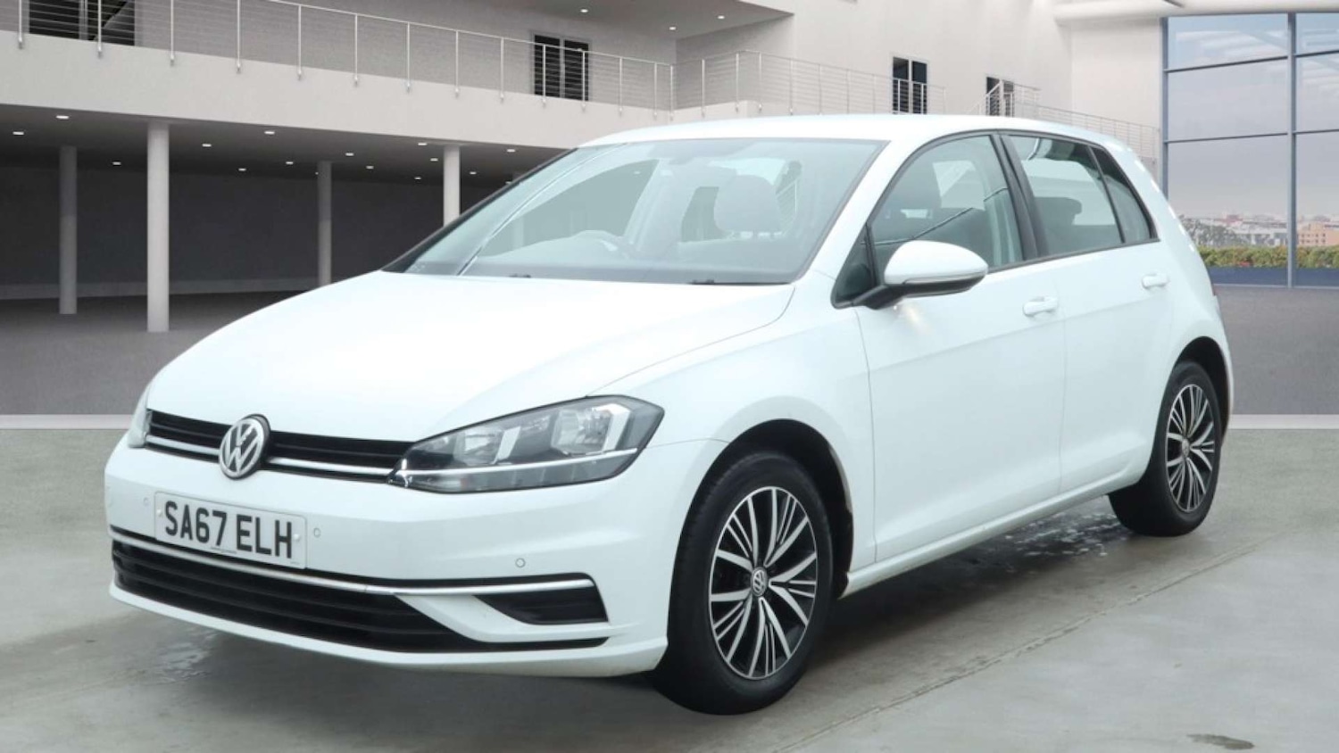 Used Volkswagen Golf 2017 for sale - 77562672: Photo 2