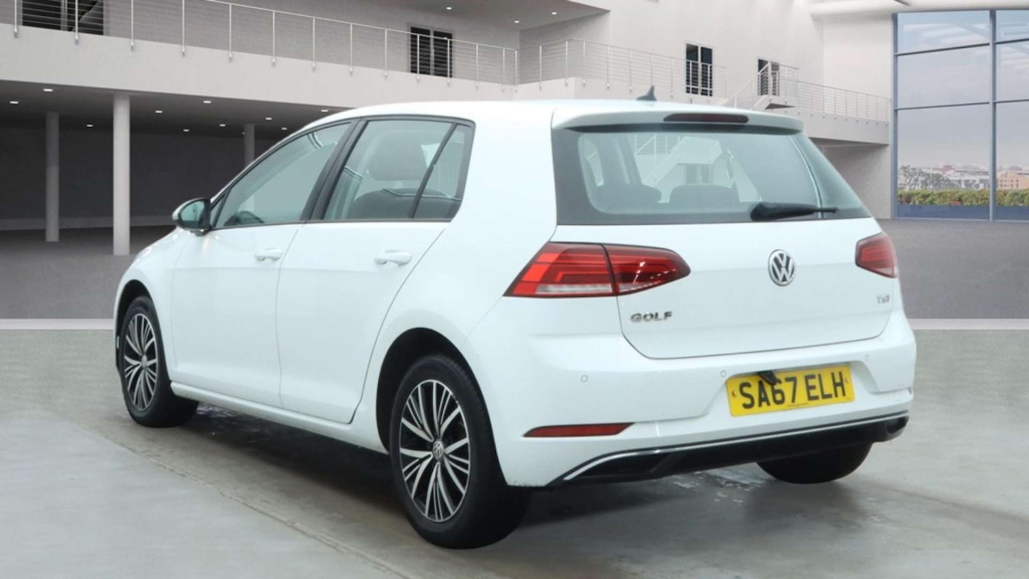 Used Volkswagen Golf 2017 for sale - 77562672: Photo 3