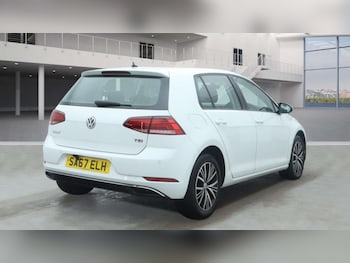 Used Volkswagen Golf 2017 for sale - 77562672: Photo