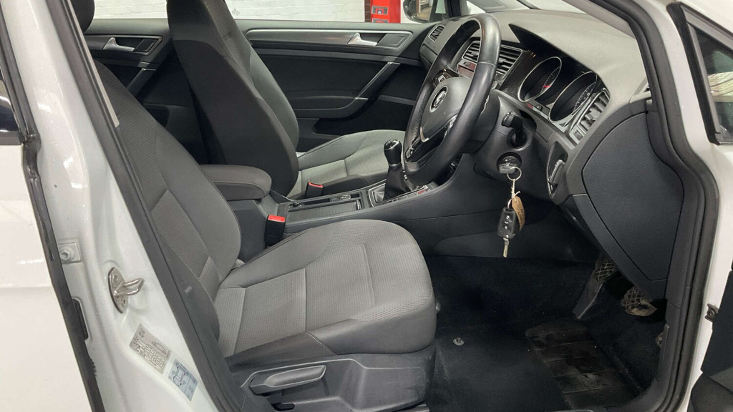 Used Volkswagen Golf 2017 for sale - 77562672: Photo 9