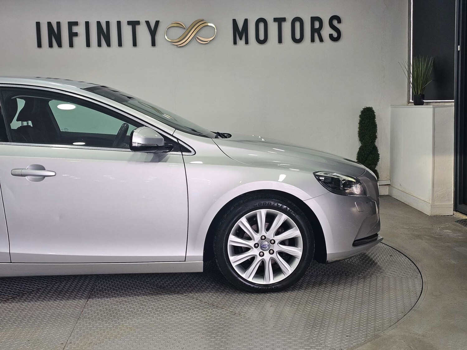 Used Volvo V40 2014 for sale - 77474633: Photo 25