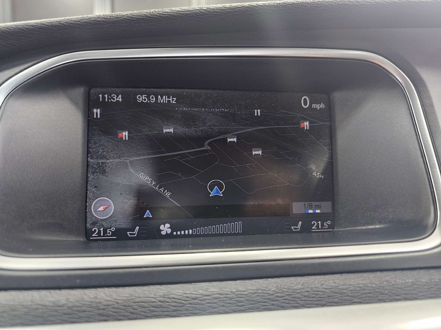 Used Volvo V40 2014 for sale - 77474633: Photo 3