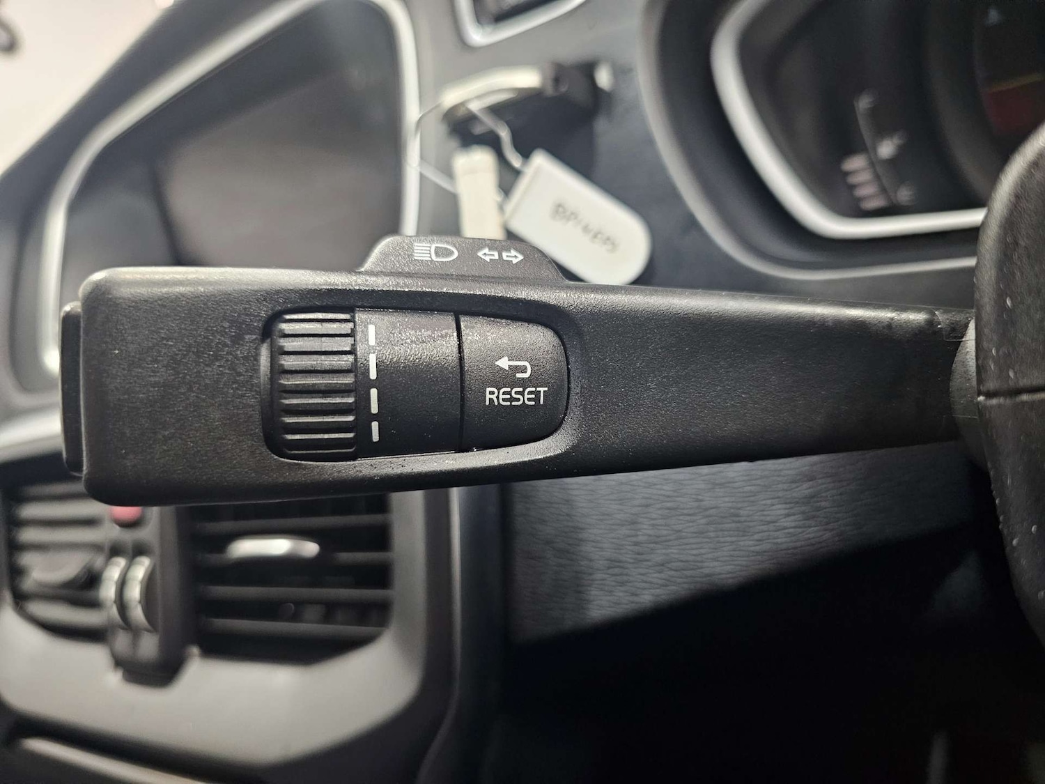 Used Volvo V40 2014 for sale - 77474633: Photo 44