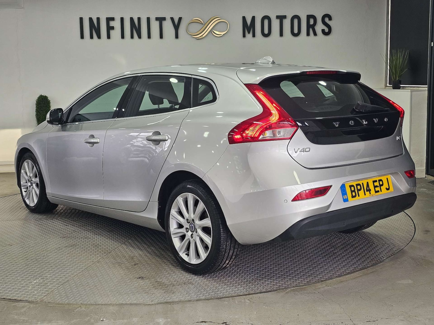 Used Volvo V40 2014 for sale - 77474633: Photo 49