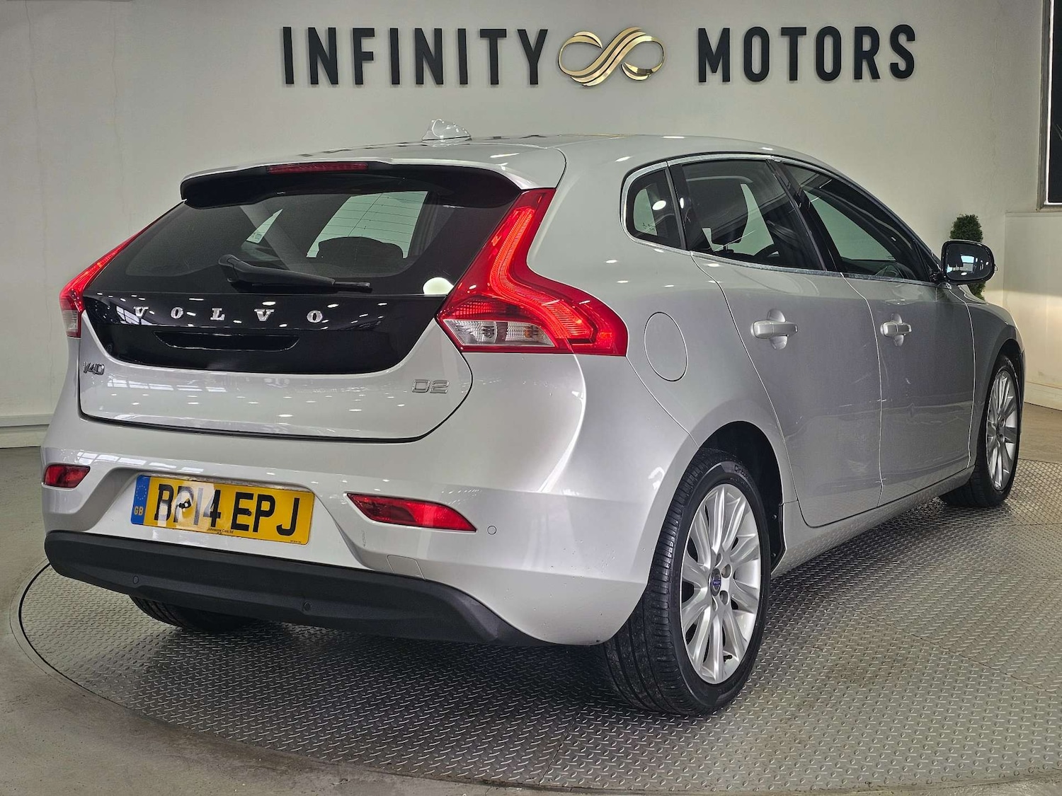 Used Volvo V40 2014 for sale - 77474633: Photo 58