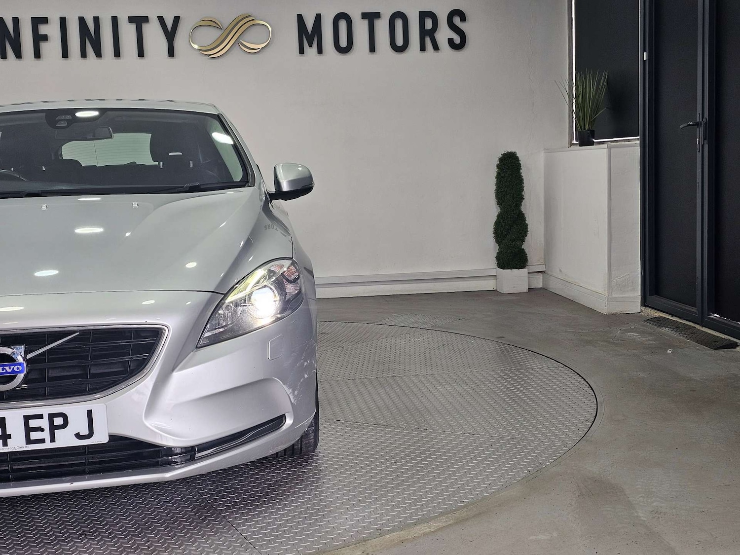 Used Volvo V40 2014 for sale - 77474633: Photo 6