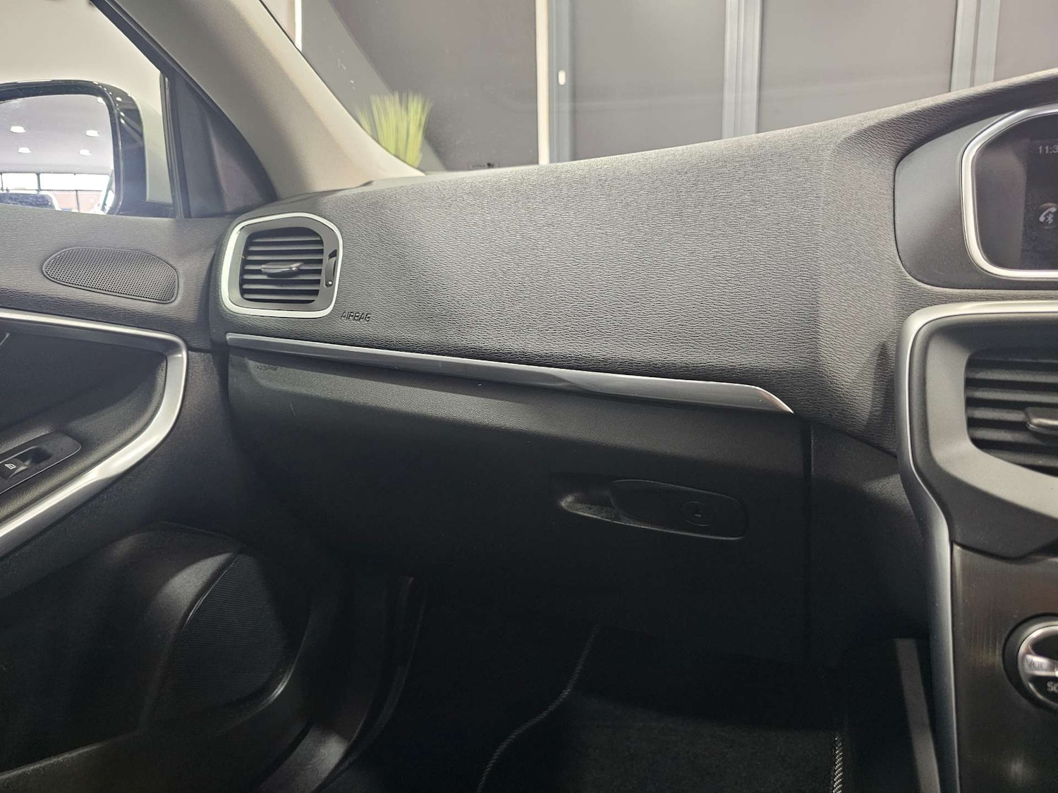 Used Volvo V40 2014 for sale - 77474633: Photo 60