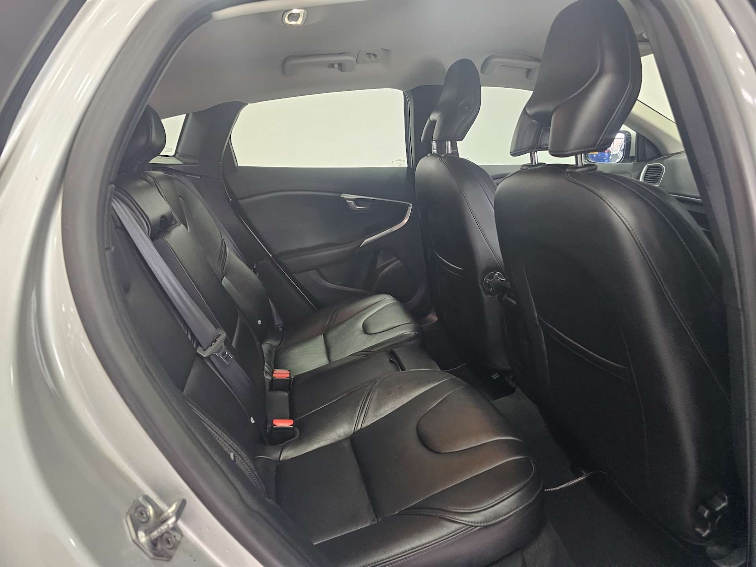 Used Volvo V40 2014 for sale - 77474633: Photo 63