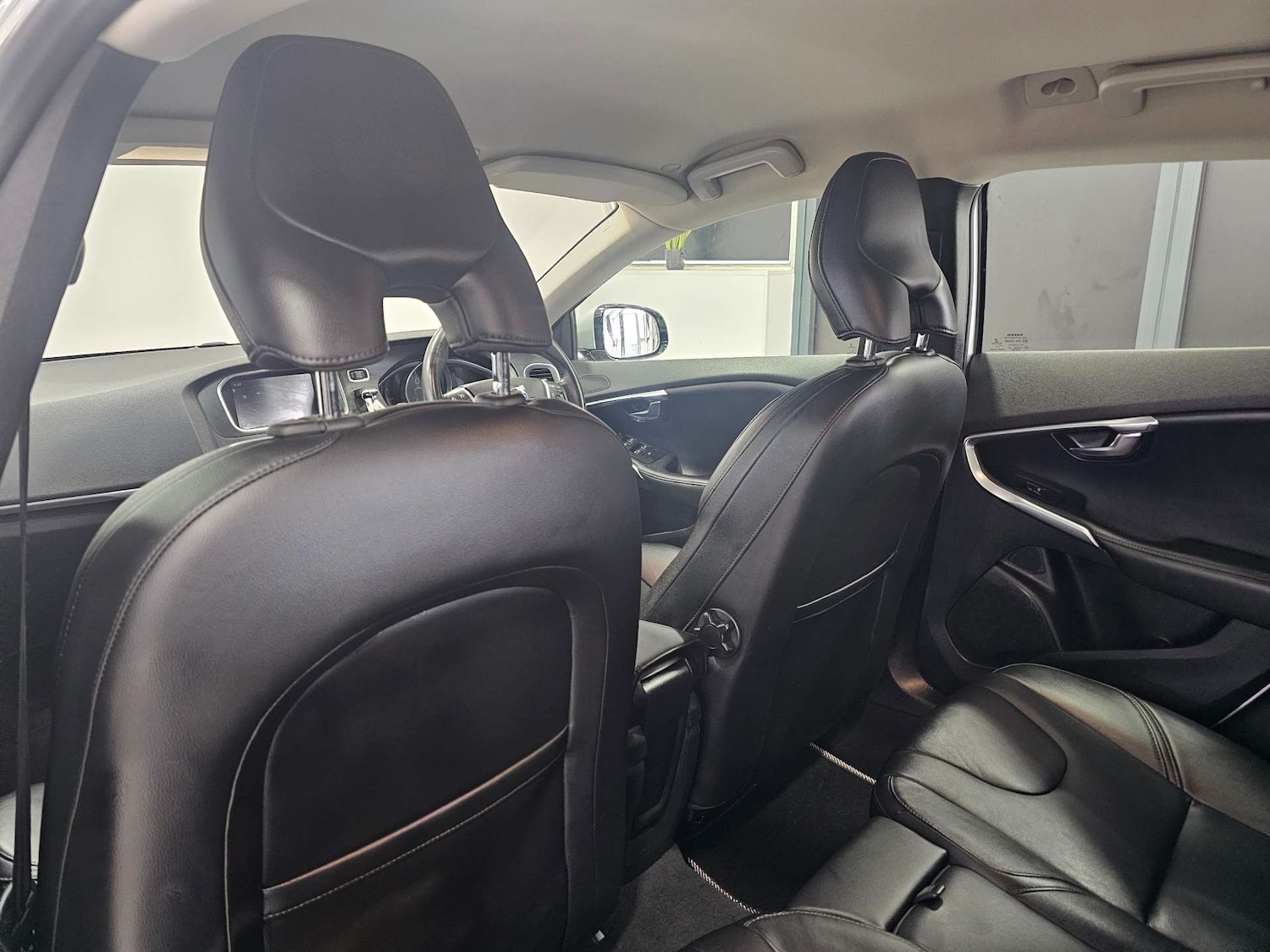 Used Volvo V40 2014 for sale - 77474633: Photo 66