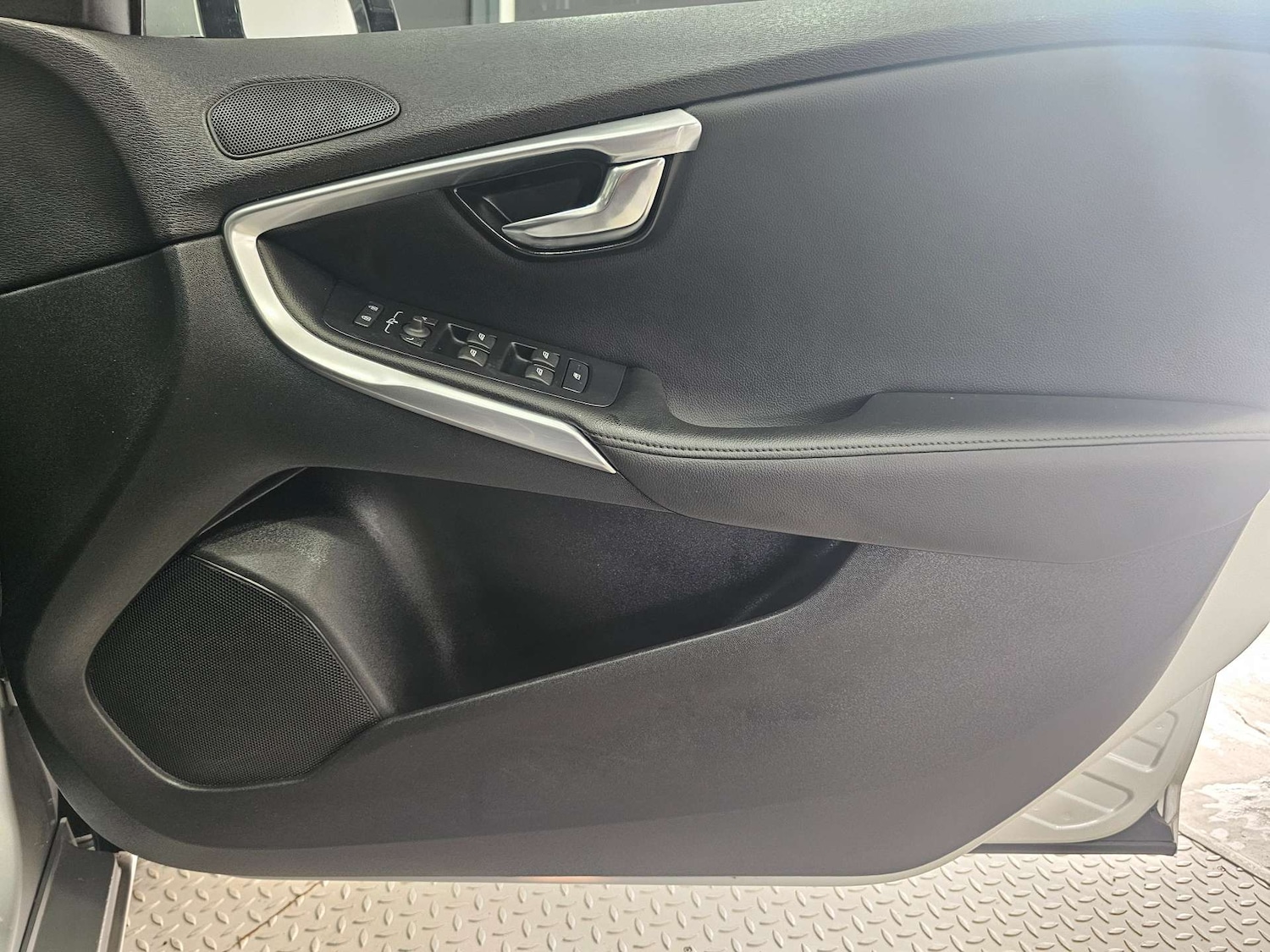 Used Volvo V40 2014 for sale - 77474633: Photo 79