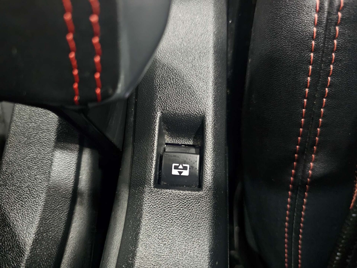 Used Peugeot 2008 2019 for sale - 77523280: Photo 61