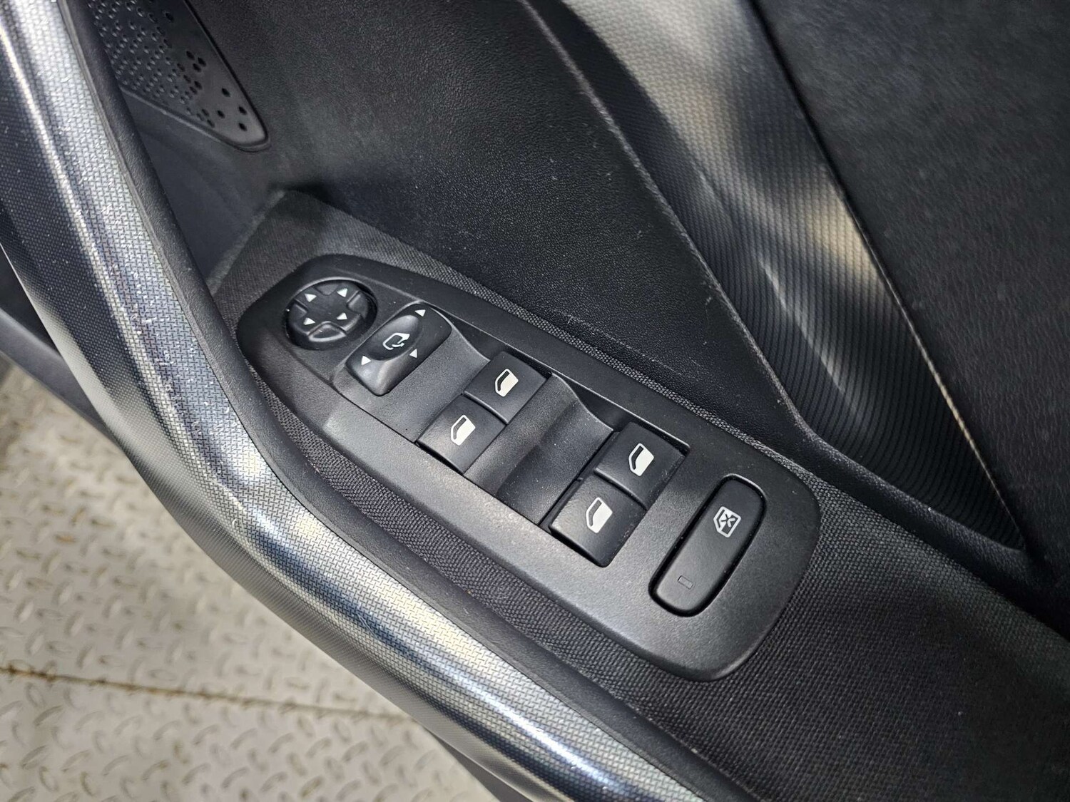 Used Peugeot 2008 2017 for sale - 77477815: Photo 77