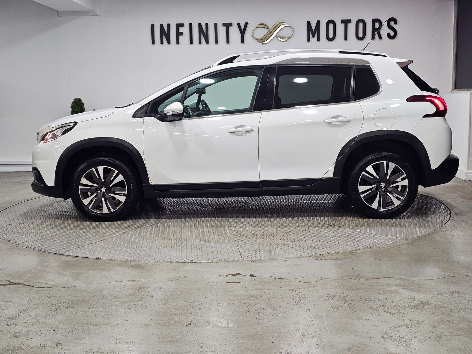 Used Peugeot 2008 2017 for sale - 77477815: Photo 96