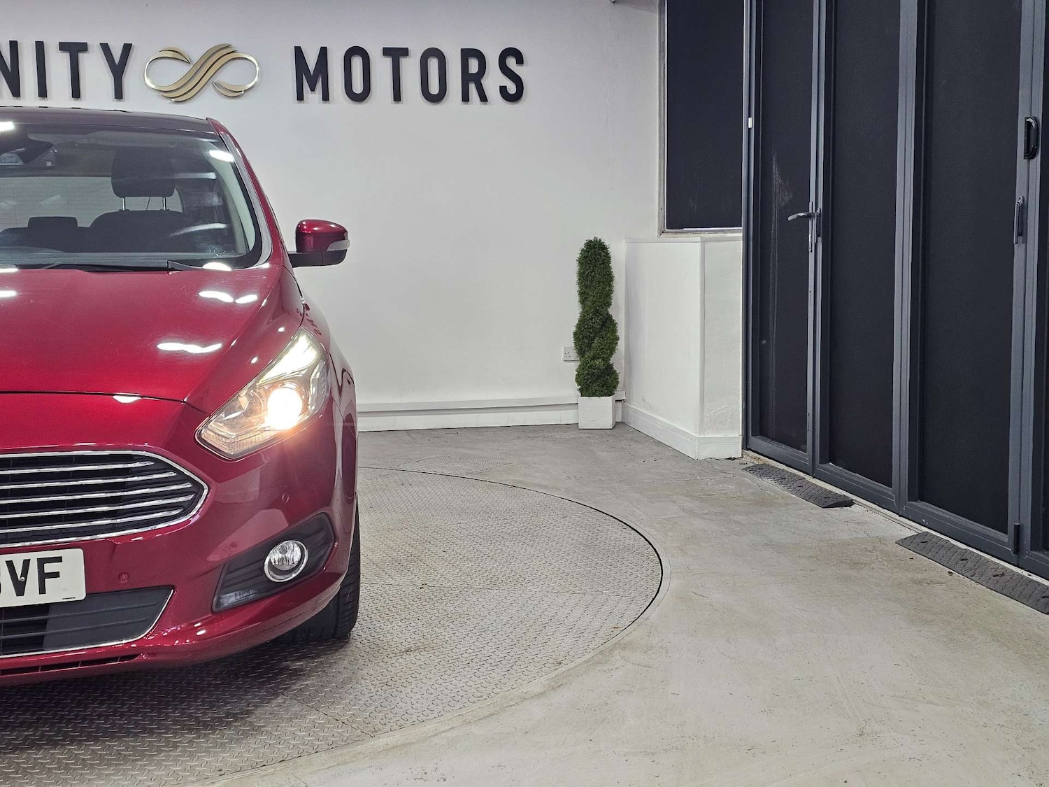 Used Ford S-Max 2015 for sale - 76972415: Photo 11