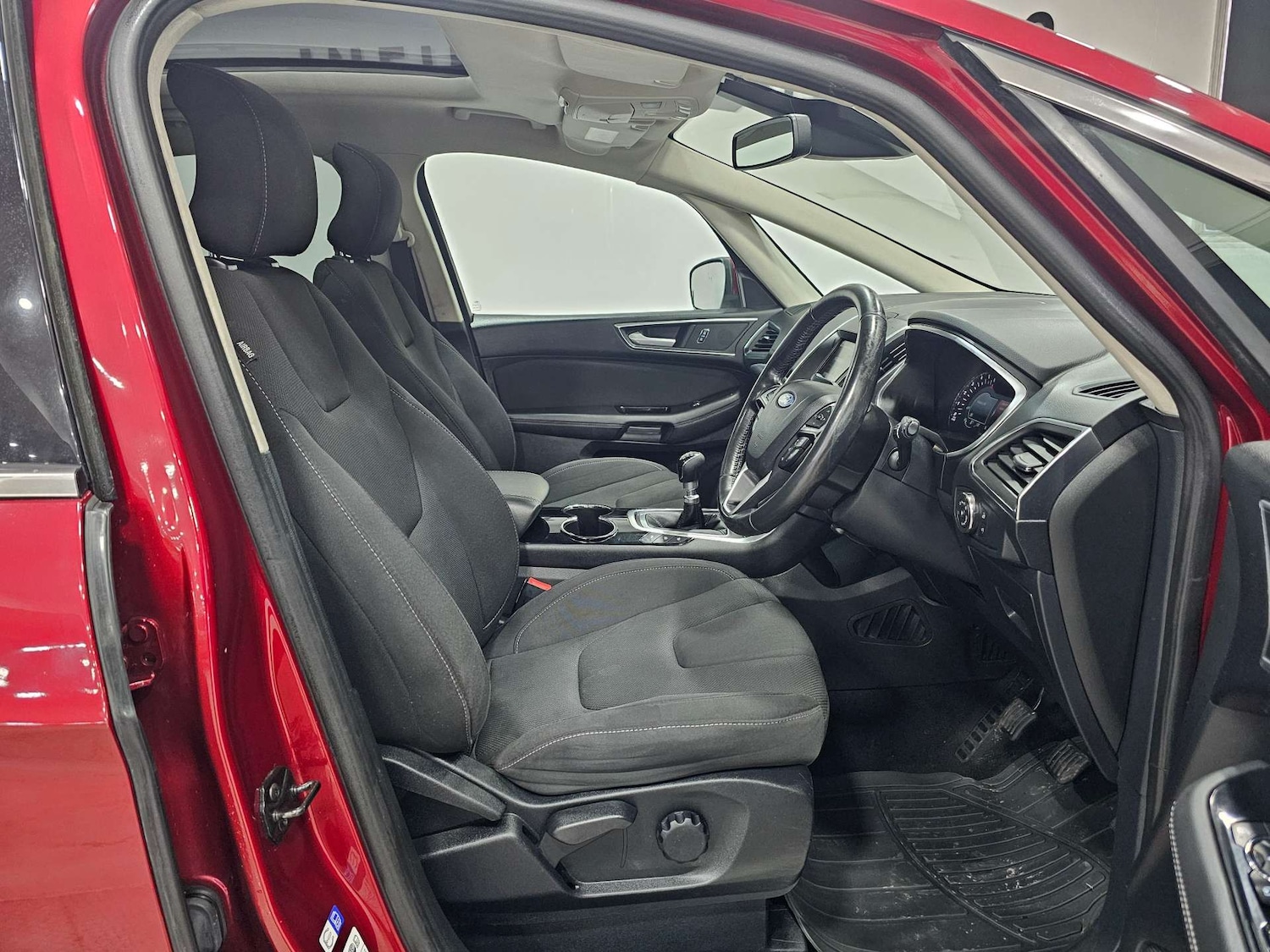 Used Ford S-Max 2015 for sale - 76972415: Photo 3