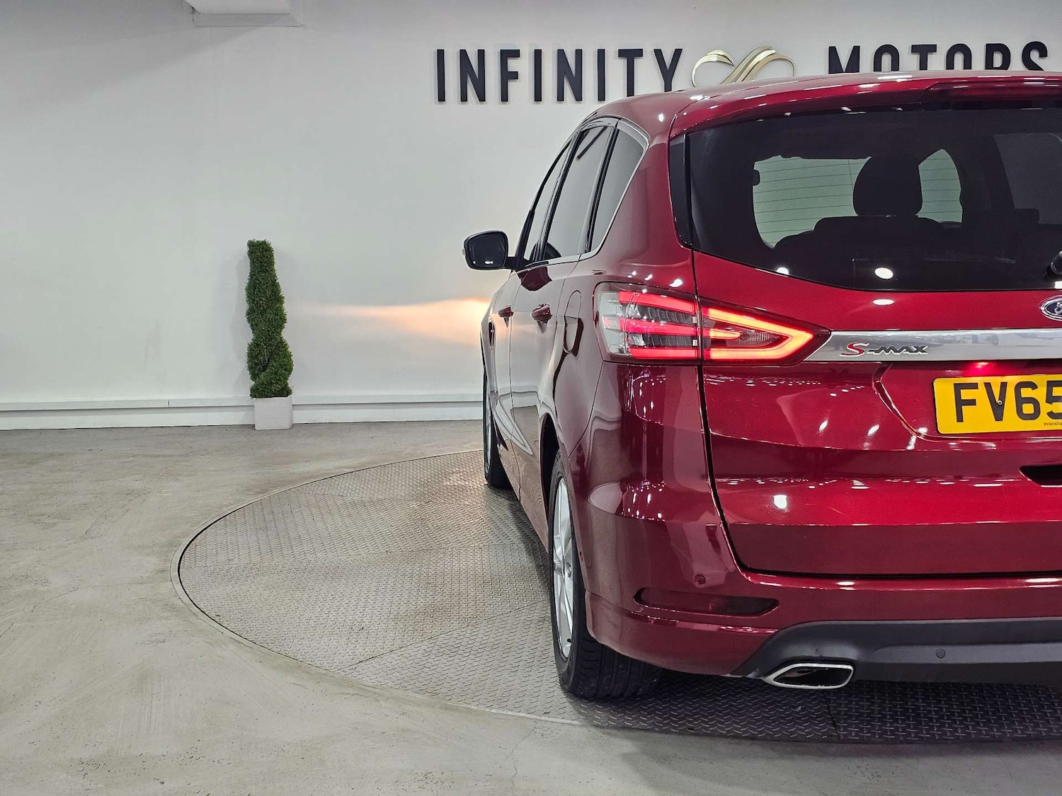 Used Ford S-Max 2015 for sale - 76972415: Photo 31