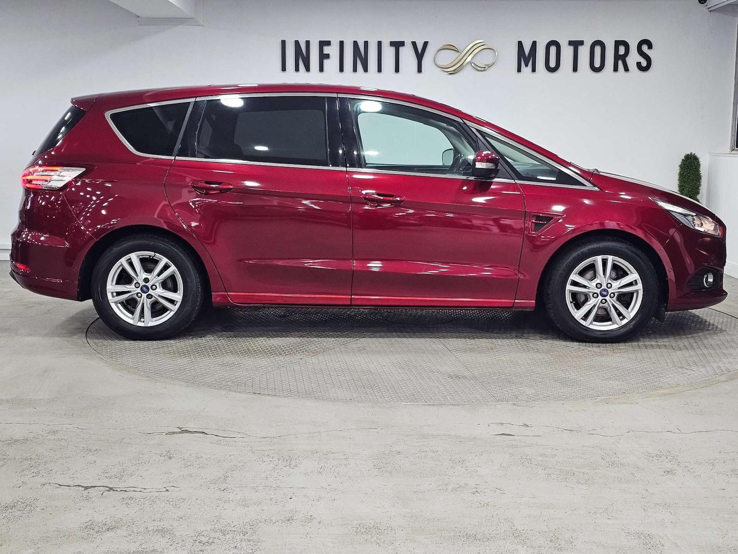 Used Ford S-Max 2015 for sale - 76972415: Photo 35