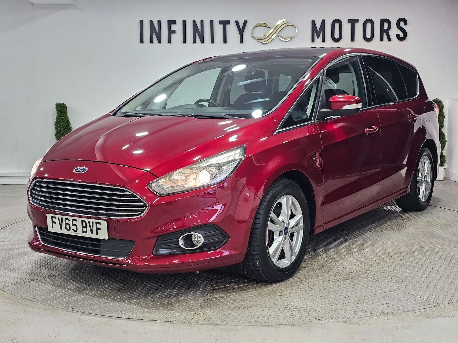 Used Ford S-Max 2015 for sale - 76972415: Photo 4