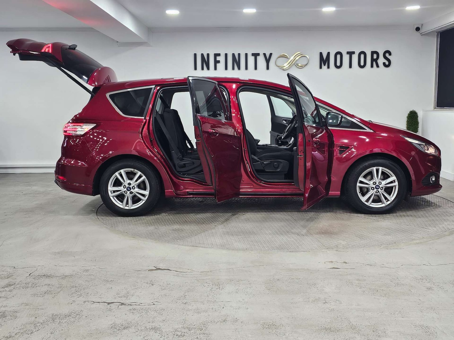 Used Ford S-Max 2015 for sale - 76972415: Photo 43