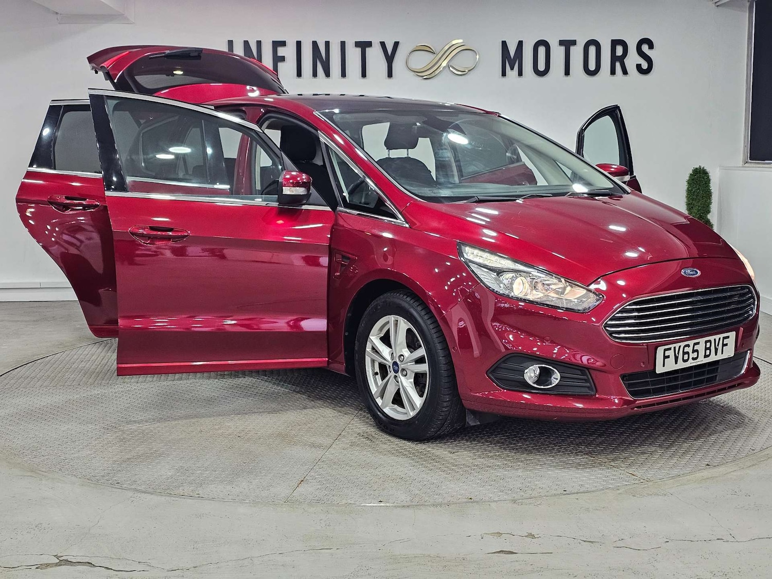 Used Ford S-Max 2015 for sale - 76972415: Photo 44