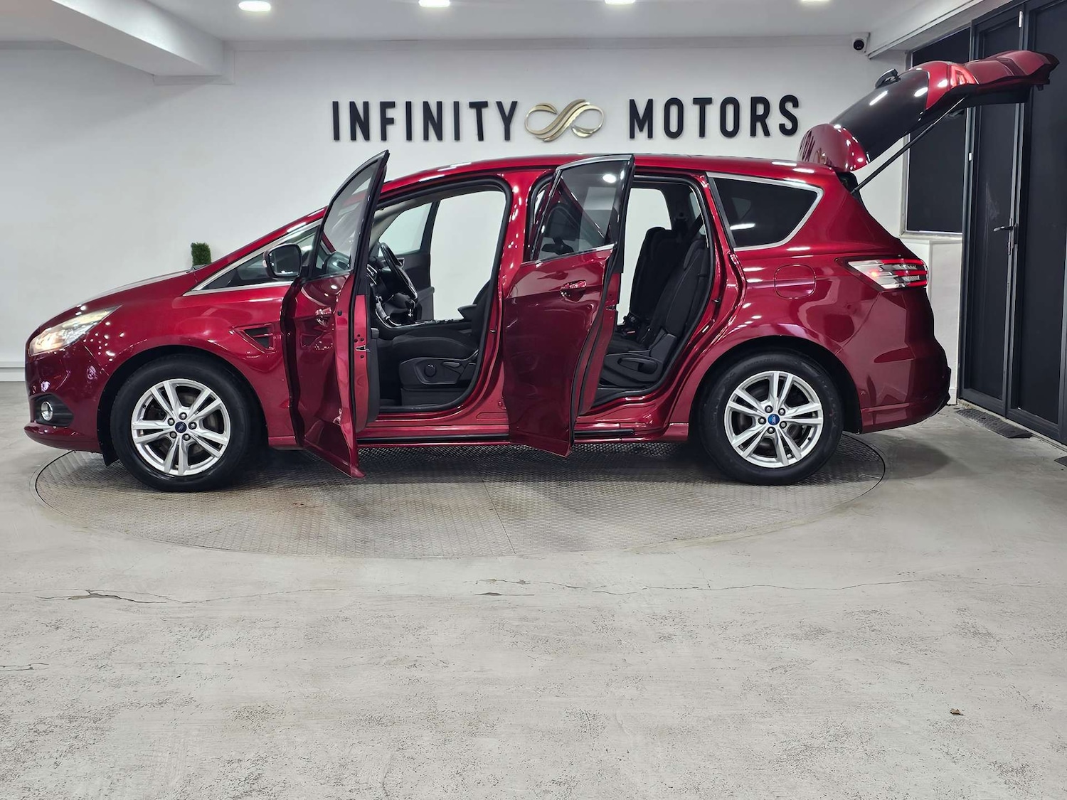 Used Ford S-Max 2015 for sale - 76972415: Photo 47