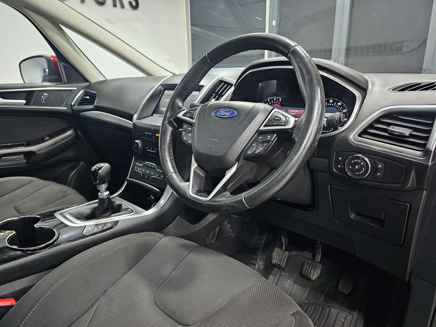 Used Ford S-Max 2015 for sale - 76972415: Photo 5