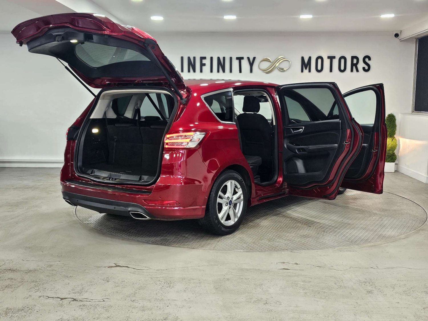 Used Ford S-Max 2015 for sale - 76972415: Photo 50