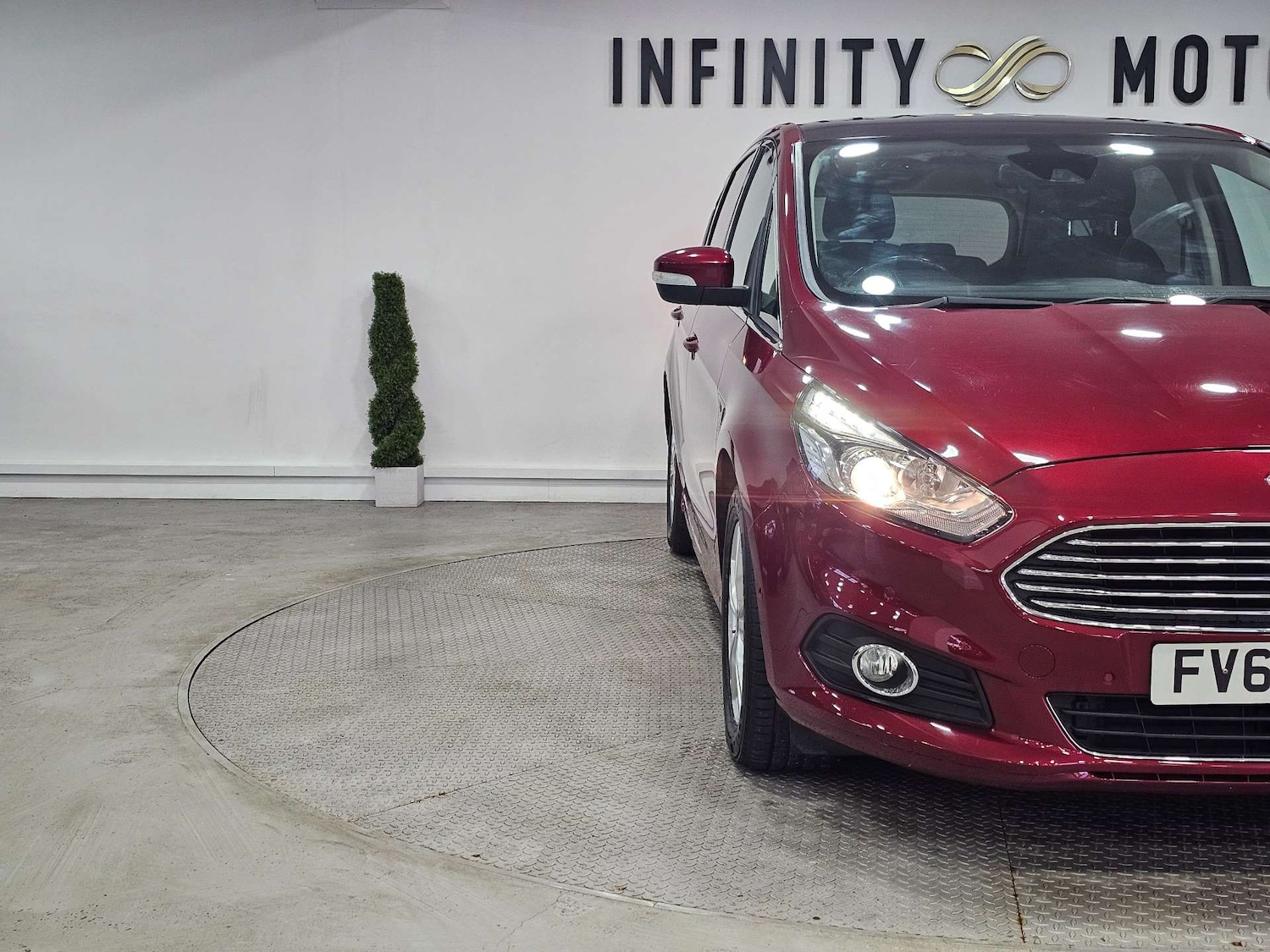 Used Ford S-Max 2015 for sale - 76972415: Photo 9